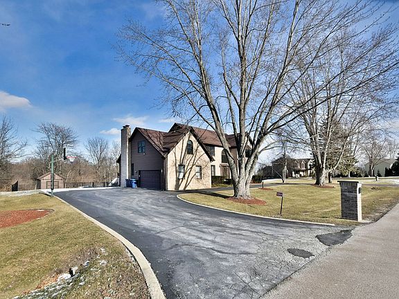 3rd image of 40W668 S Bridle Creek Dr