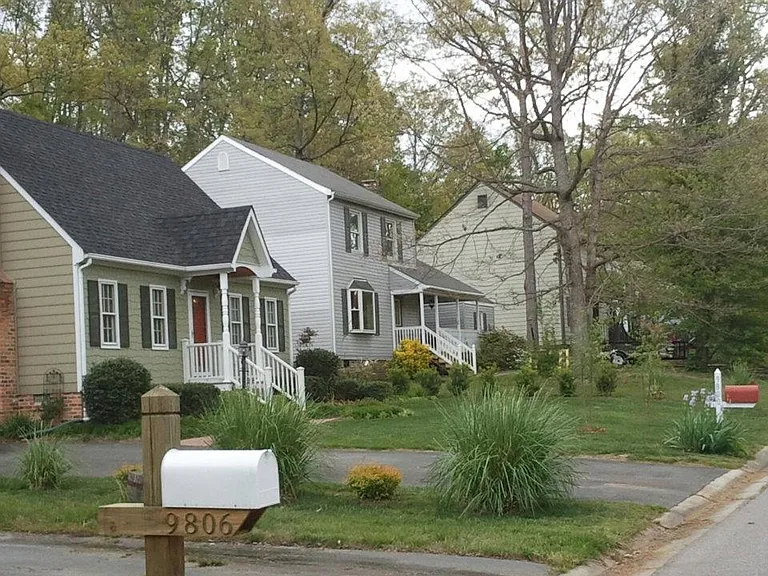 9754 Kendrick Rd — Photo 2