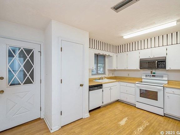 5th image of 8588 NW 38th Cir