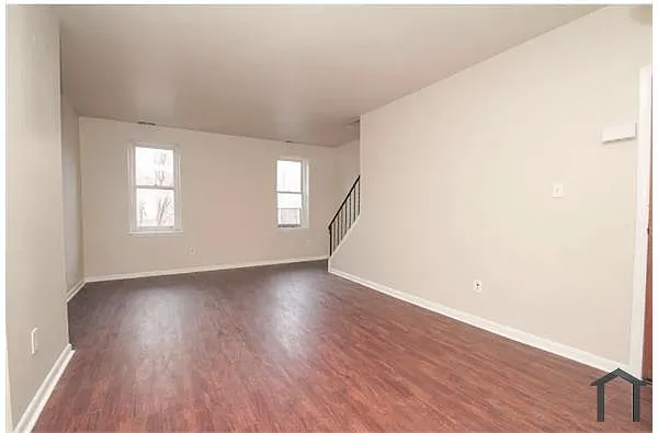 Building Photo - 1734 W Diamond St #2