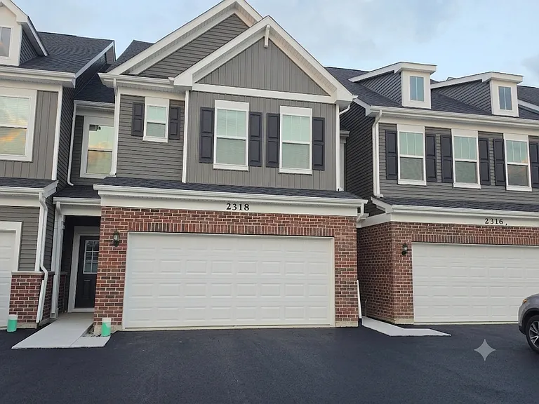 2318 Horseshoe Cir — Photo 1