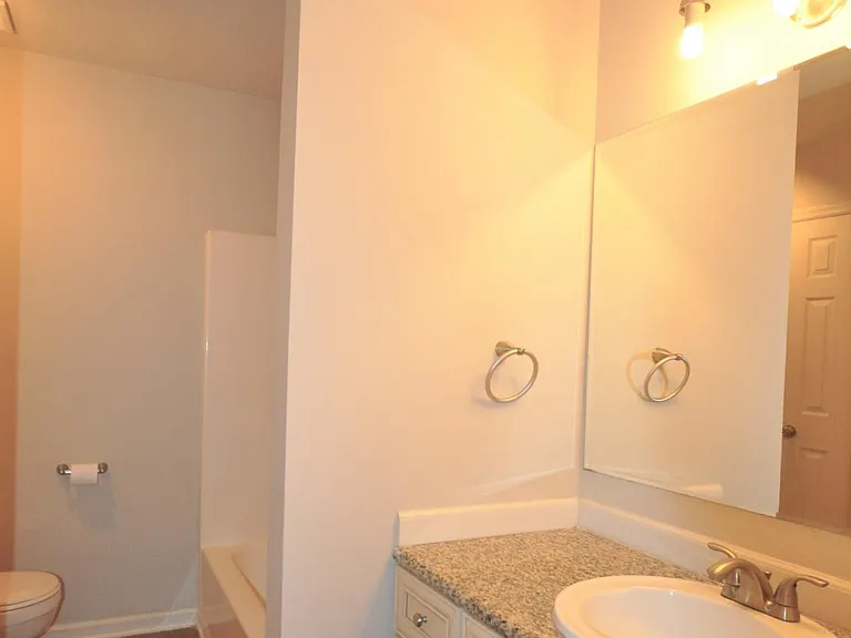 920 Emmett Ave — Photo 9