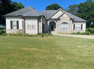 100 Central Heights Dr, Carrollton, GA 30116