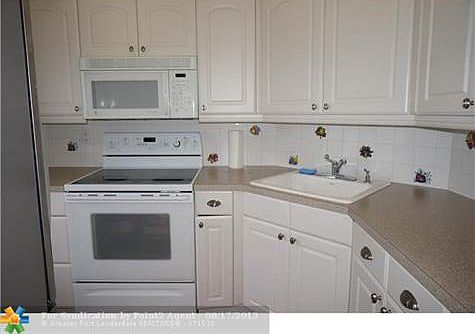 3rd image of 2161 NE 42nd Ct APT 217