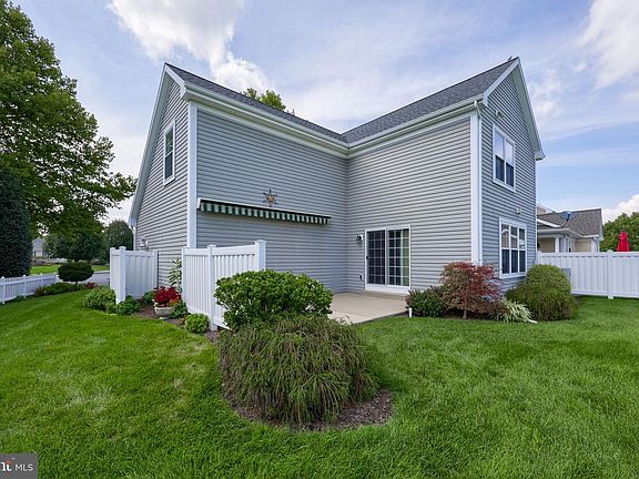 2nd image of 524 Thornberry Ln