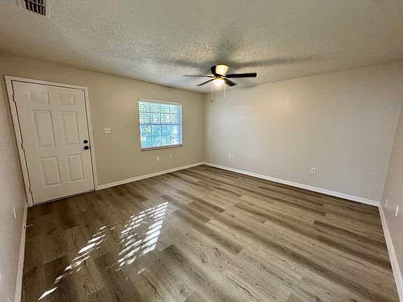 5th image of 1212-1214 W Sumner St #2