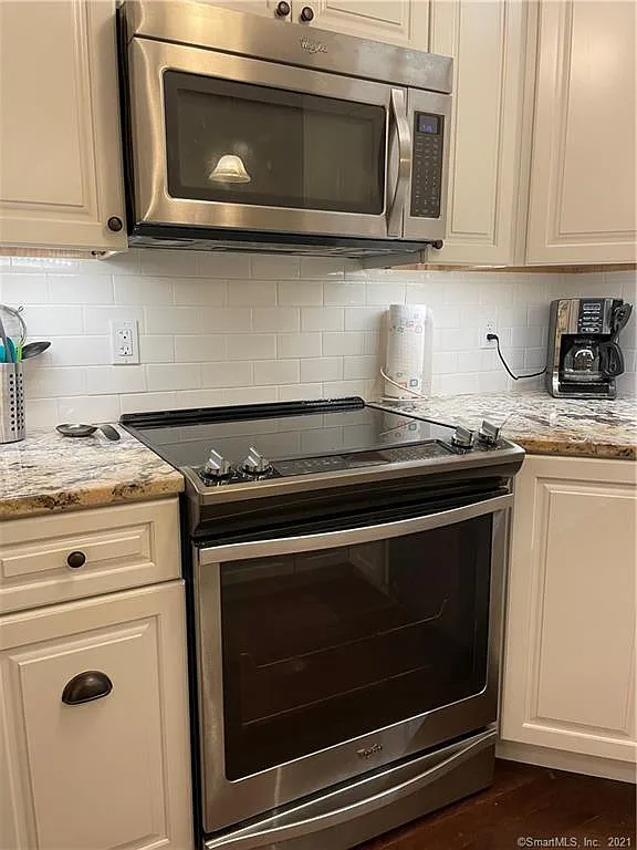 109 Genesee Ln — Photo 4