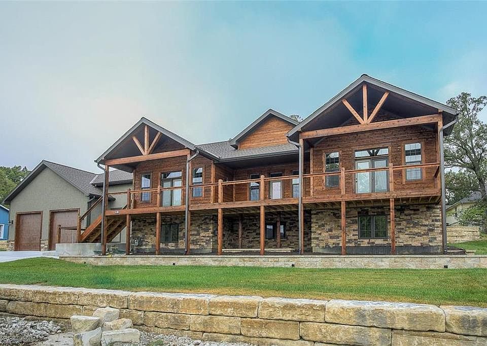 1st image of 33 I Lake Shore Dr