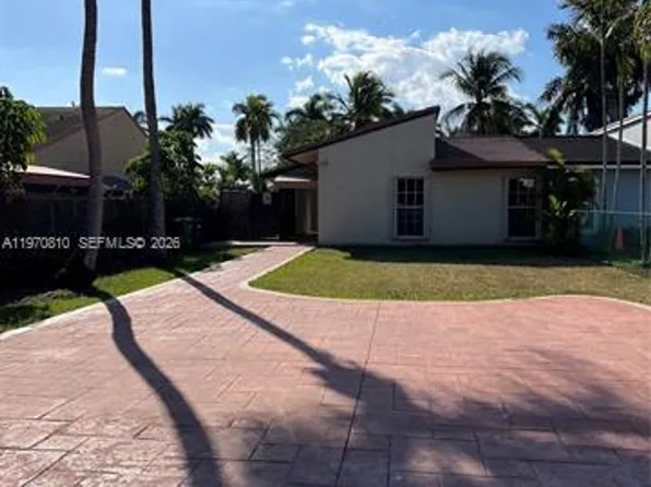 158 SW 96th Ct #Townhouse 158, Miami, FL 33174