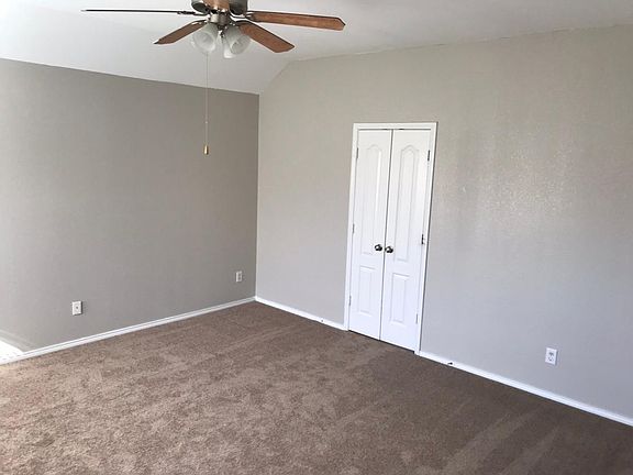 5th image of 520 Crescent Creek Ln