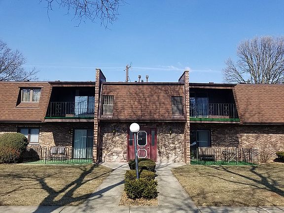 2nd image of 10641 S Brooklodge Ln APT 1b