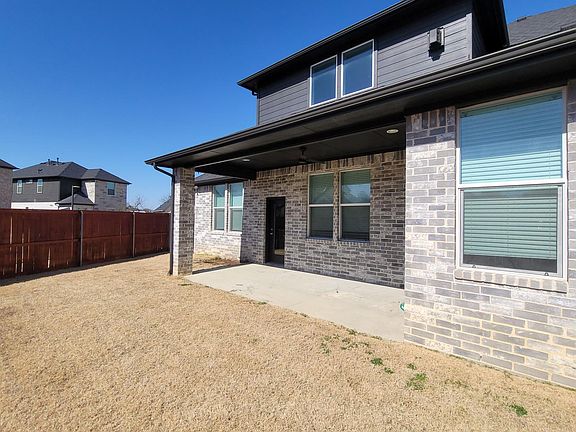 3rd image of 3914 Belle Maison Ct