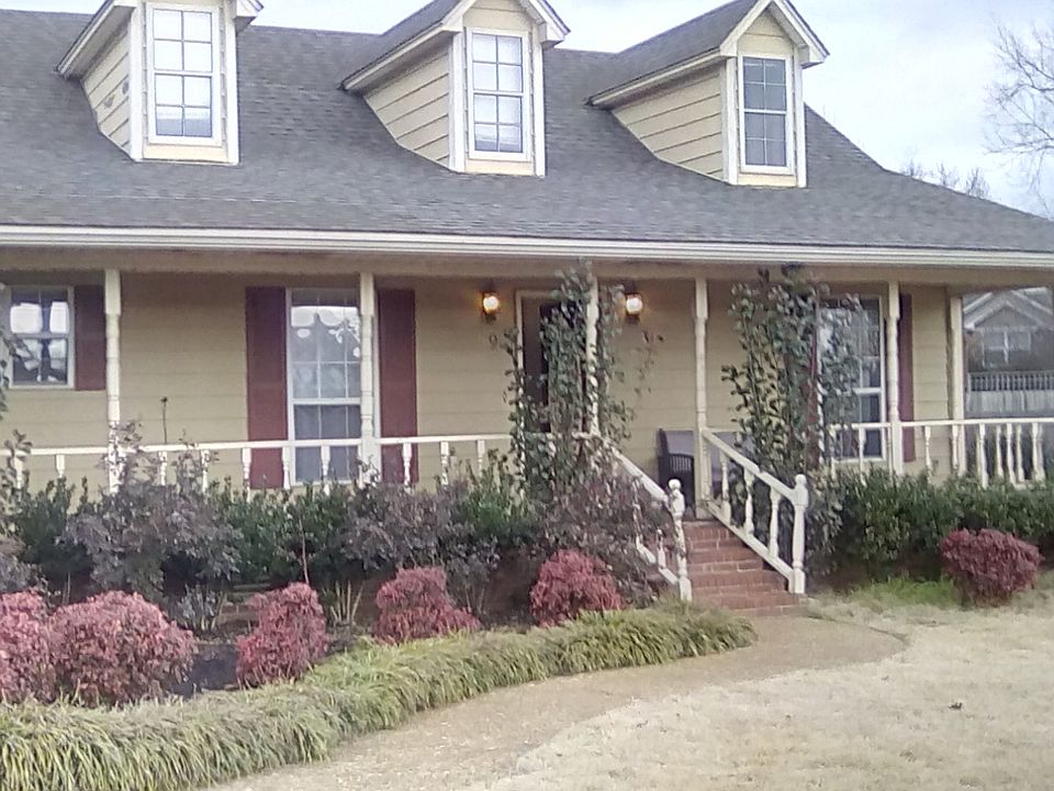 1st image of 49 White Oak Cir