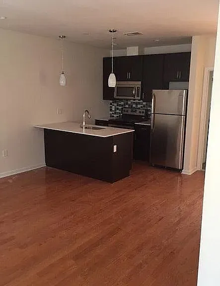 1310 Irving St #3 — Photo 8
