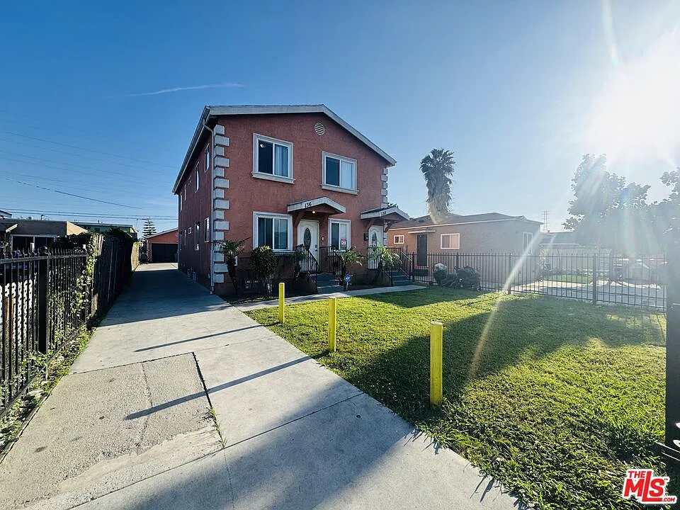 4 bed, 2.0 bath, 1275 sqft, $3,490 — Photo 3