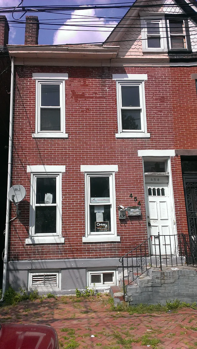454 W Hanover St photo 1