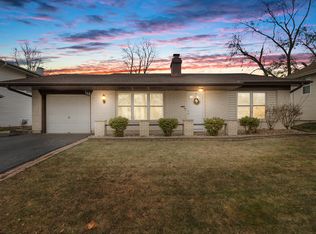 148 N Lancaster Dr, Bolingbrook, IL 60440