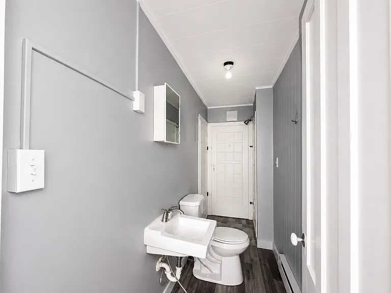 89 Clinton St #3 — Photo 4