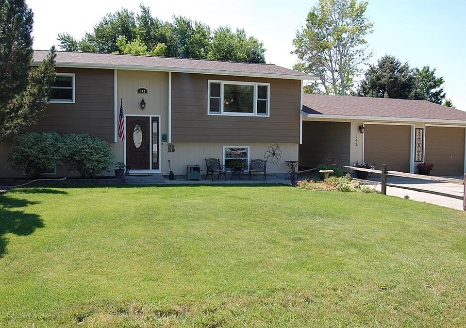 1st image of 142 Rolling Meadow Dr