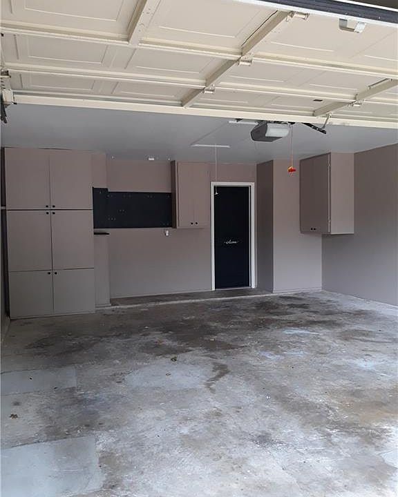 1st image of 2420 Brookdale Dr