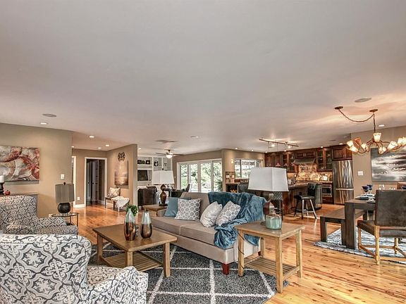 3rd image of 4530 Ashton Dr