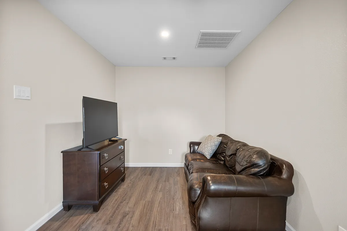 1 bed, 650 sqft, $1,595 — Photo 3