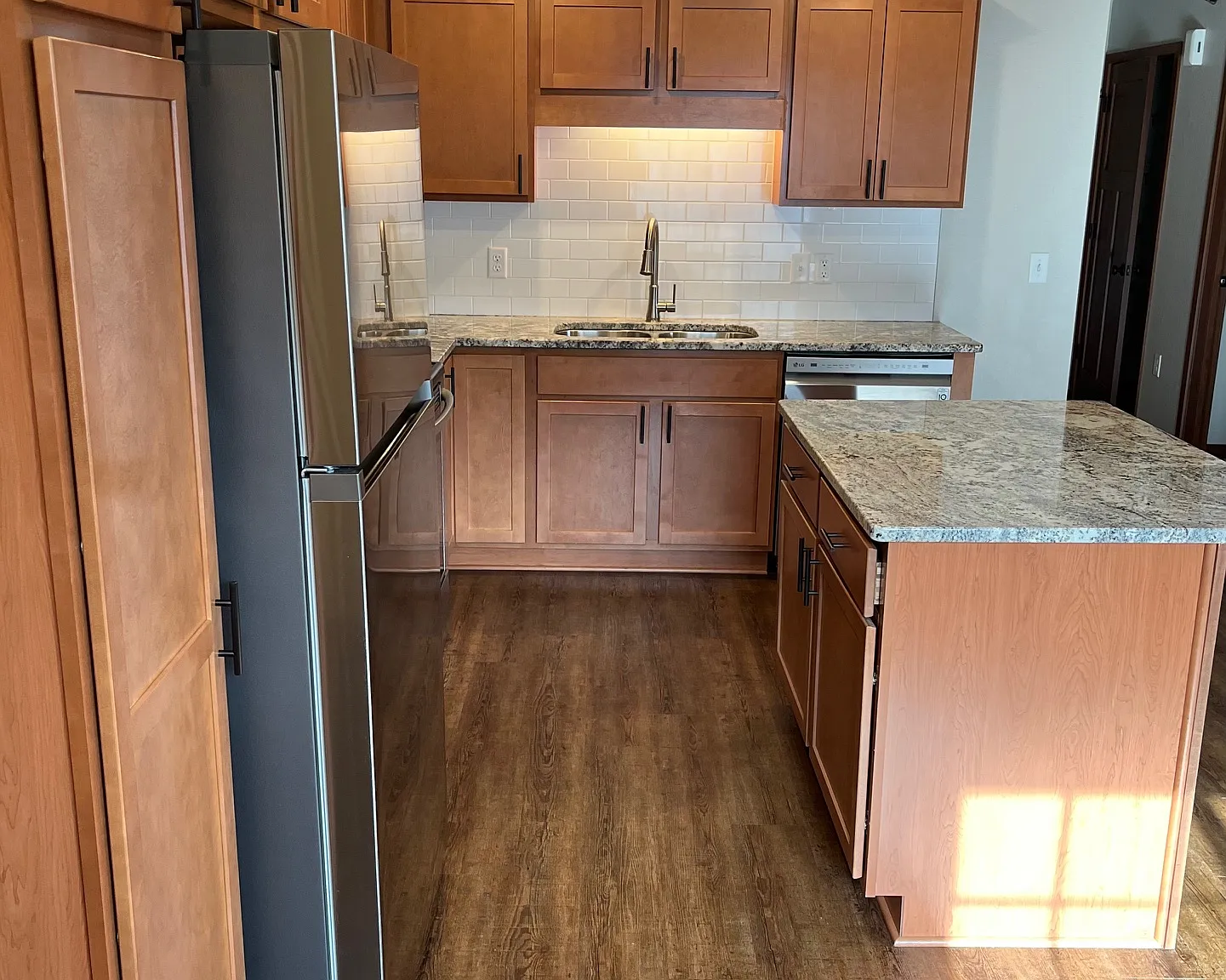 3220 Gateway - Unit G — Photo 2