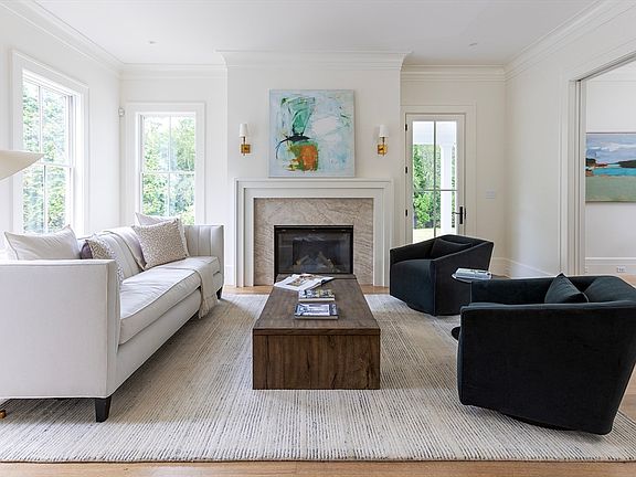 3rd image of 68 Clyde St