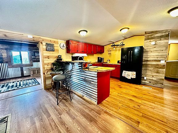 2nd image of 33 Navajo Way