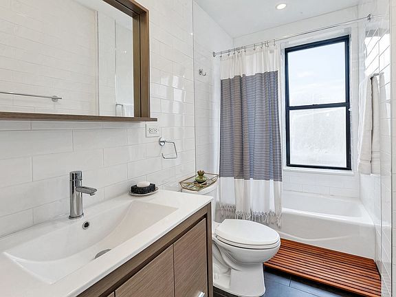 5th image of 390 Eastern Pkwy APT 2B