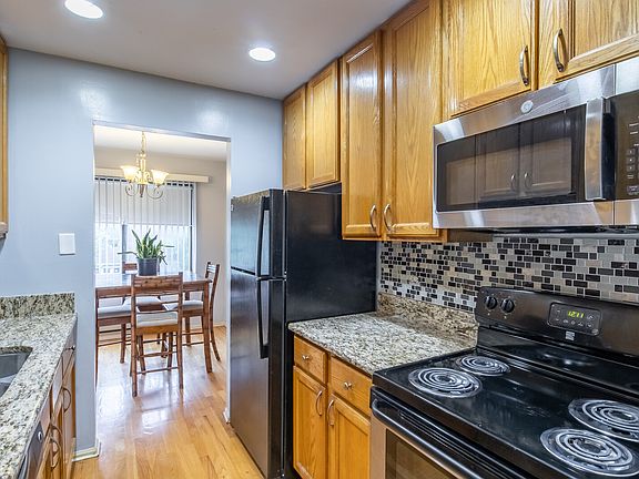 5th image of 5130 N Albany Ave APT 203