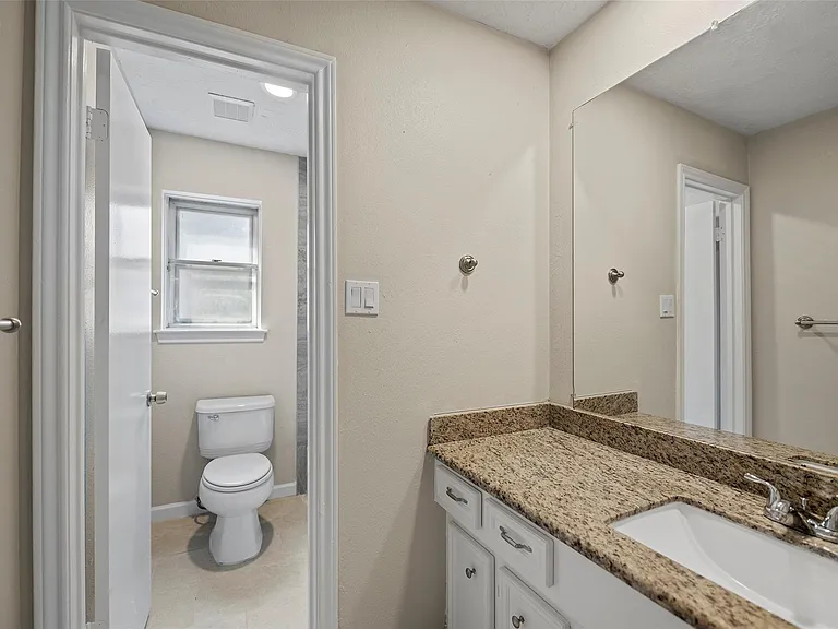 1015 Rock Canyon Dr — Photo 16