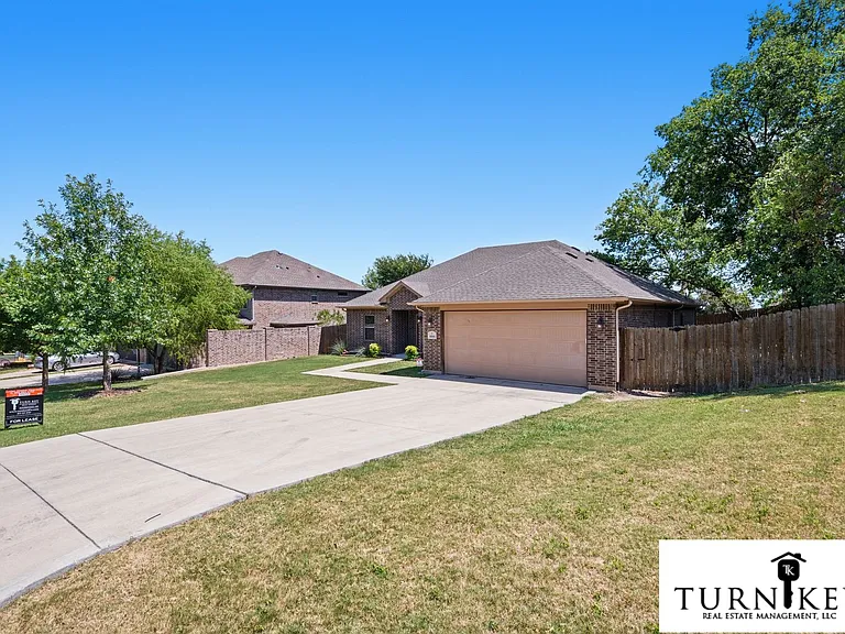 8009 Bangor Dr — Photo 31