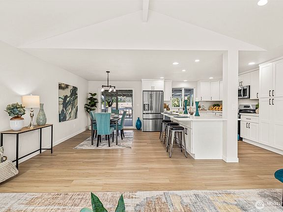 3rd image of 2214 SE 21st Street