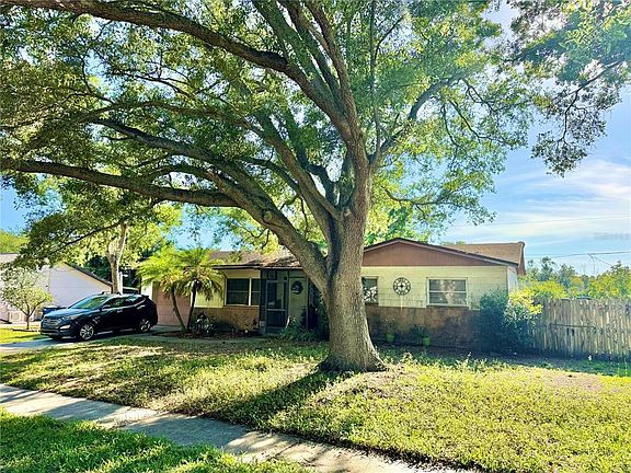 2nd image of 1406 Pineapple Ln