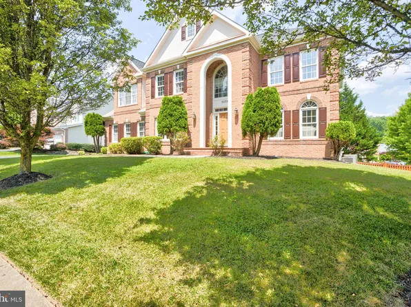 5235 Grovemont Dr, Elkridge, MD 21075