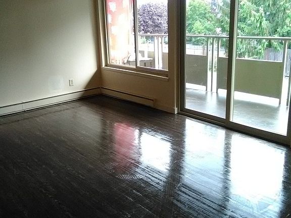 3rd image of 1216 Chestnut St SE APT 7