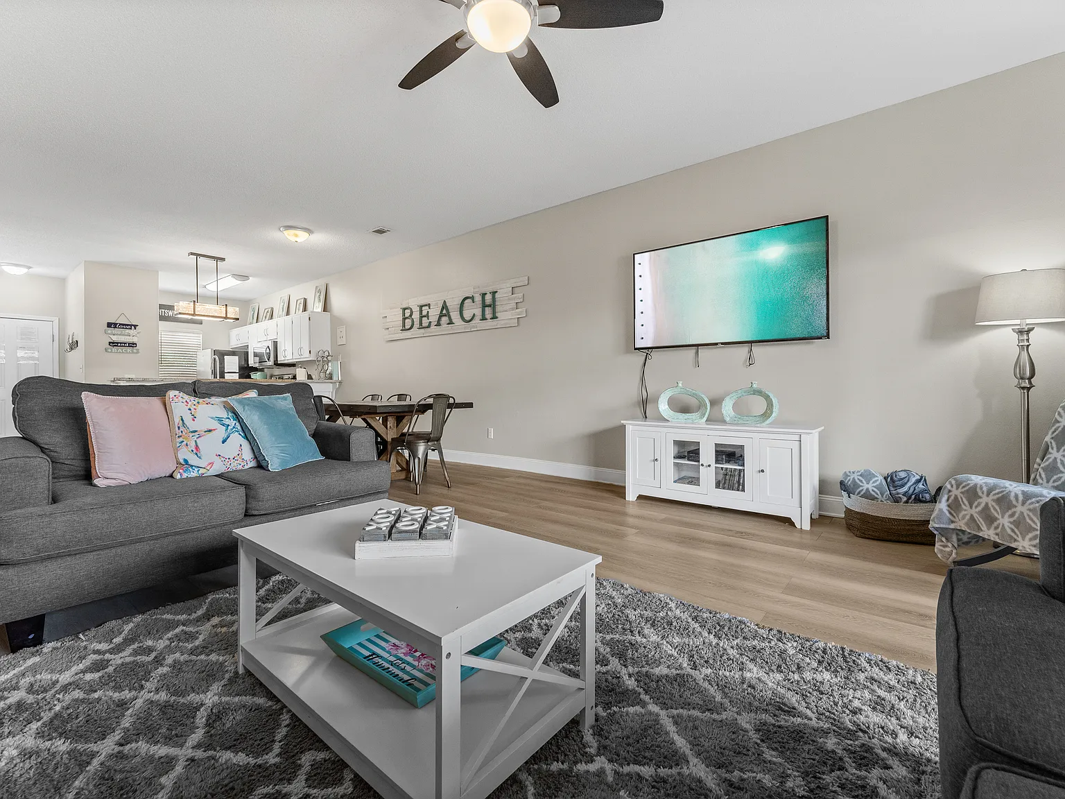 3 bed, 2.5 bath, 1462 sqft, $2,900 — Photo 2
