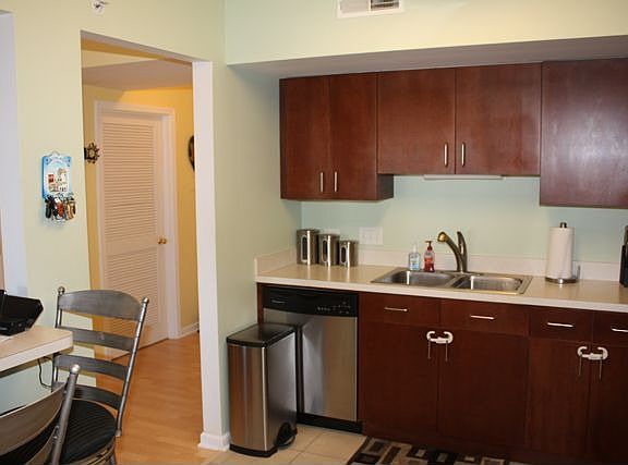 4th image of 635 Perrie Dr APT 404