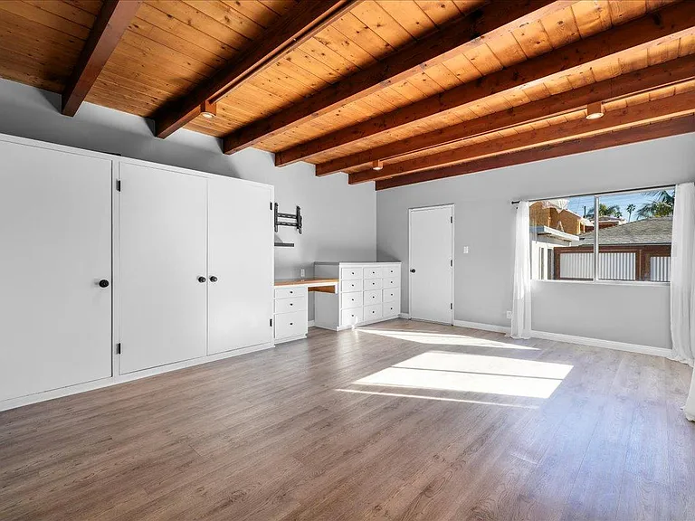 744 Flower Ave — Photo 14