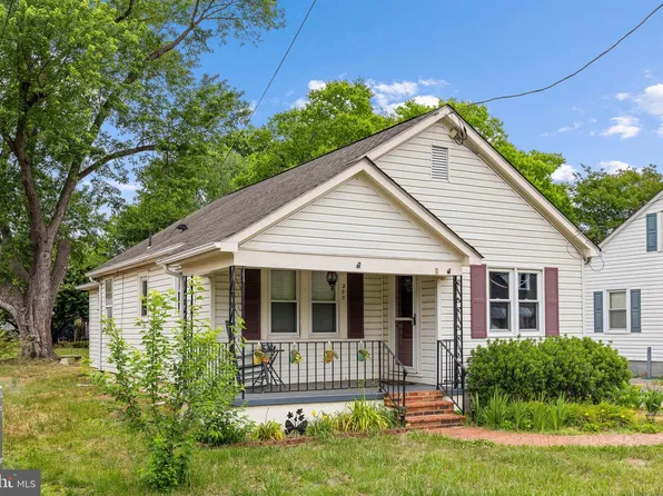 205 E Chatham St, Fredericksburg, VA 22405