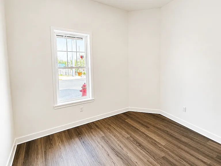 128 E Market St #104 — Photo 4