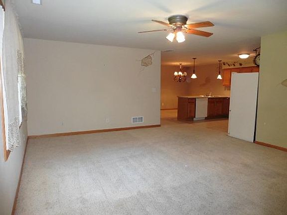 5th image of 1742 Aspen Dr