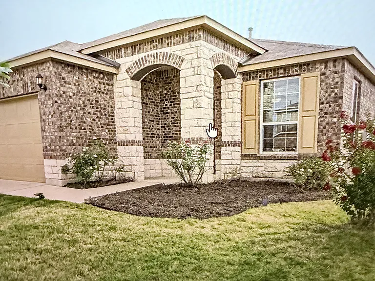 352 Martha Dr — Photo 2