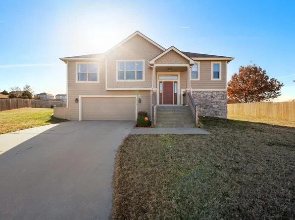 2713 Blaine Ct, Junction City, KS 66441