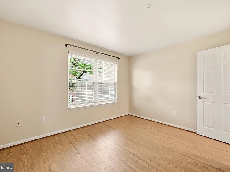2505 McVeary Ct #11D — Photo 23