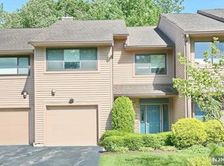 103 Windsor Cir, Township Of Washington, NJ 07676