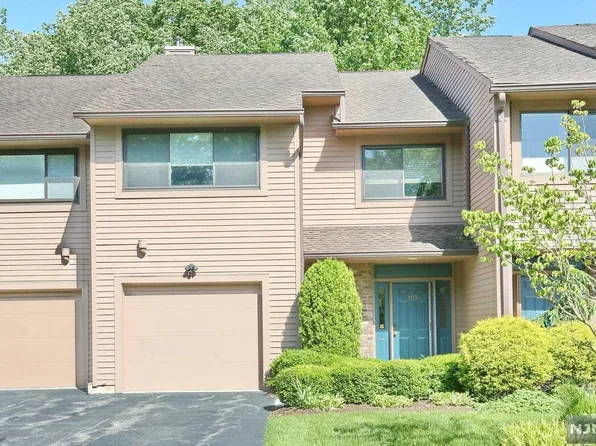 103 Windsor Cir, Township Of Washington, NJ 07676