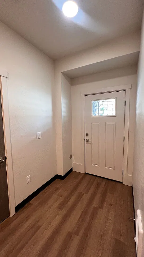 21 E. H Street - C — Photo 3