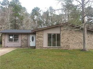 1604 Riverside Dr, Gautier, MS 39553